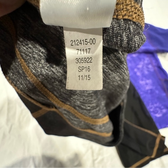 Athleta (2) Leggings Women’s Purple & Grey Cropped Capri Athletic Pants Sz S - Picture 7 of 11